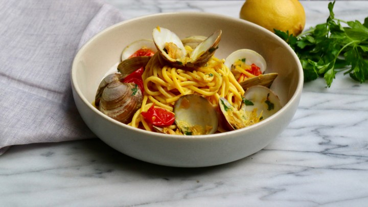 Pasta with Littleneck clams and saffron