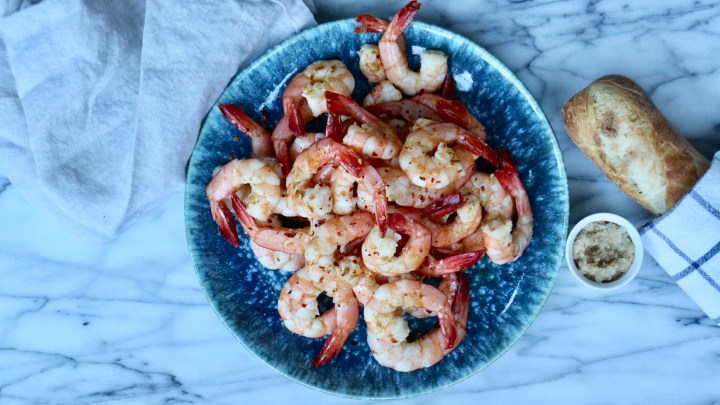 Grilled shrimps with horseradish